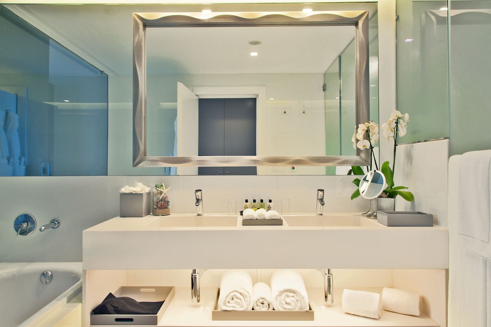 Available room