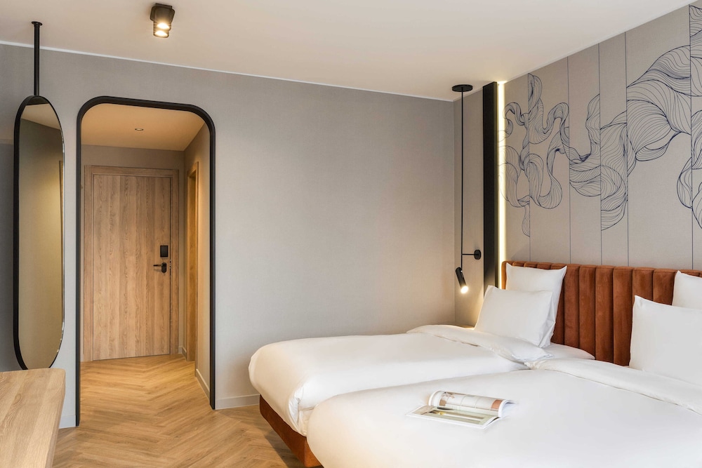 Classic Room, 2 Twin Beds - Photo 2