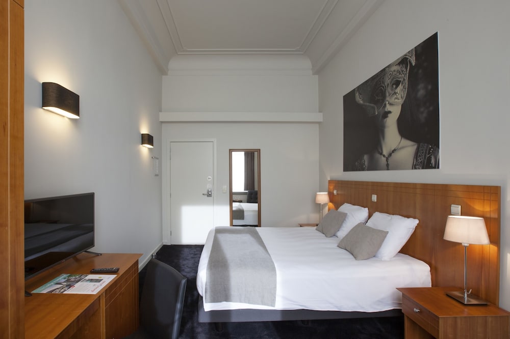 Standard Double Room - Photo 4