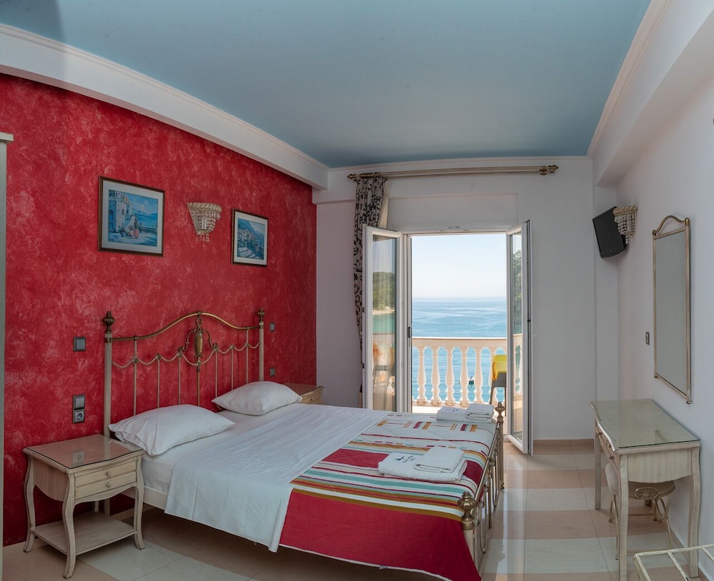 Deluxe Double Room, Sea View - Photo 12