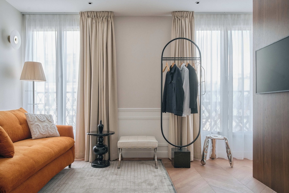Deluxe One-Bedroom Apartment with Balcony and City View 503