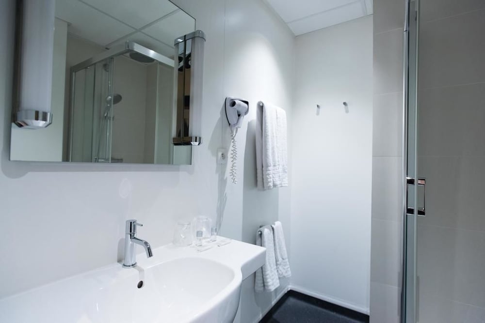 Standard Double Room - Photo 3