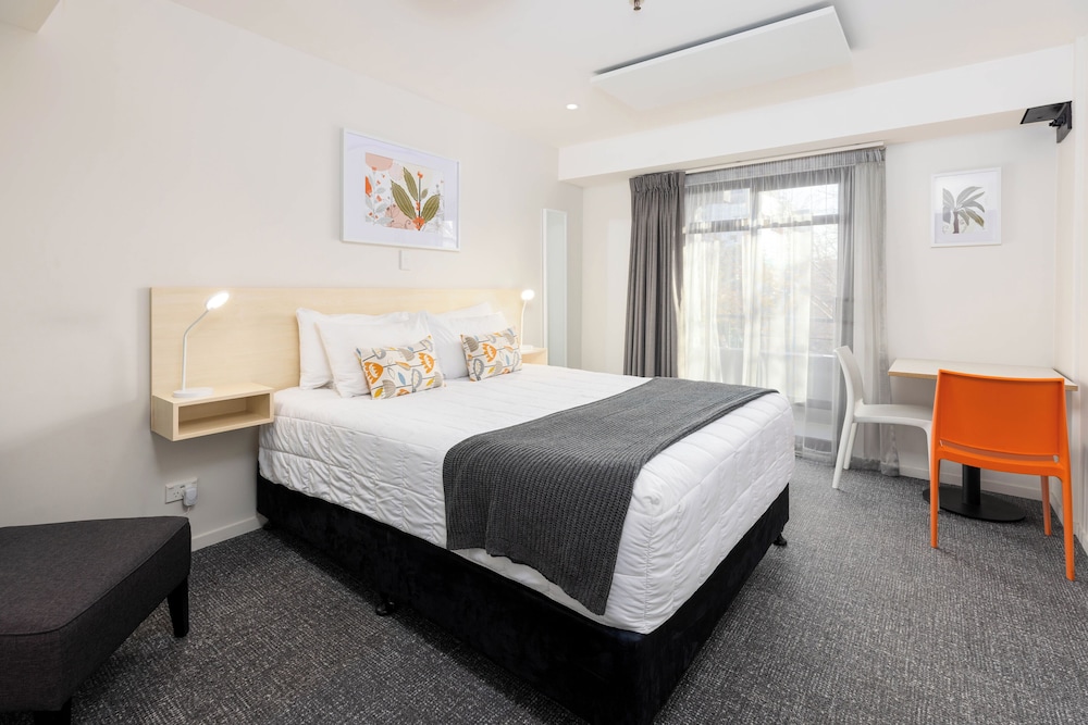 Classic Double Room (Shared Bathroom)