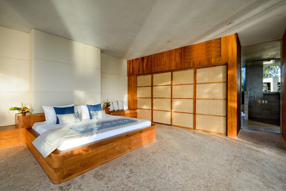 Luxury Villa, Multiple Bedrooms, Beach View, Beachfront photo 3