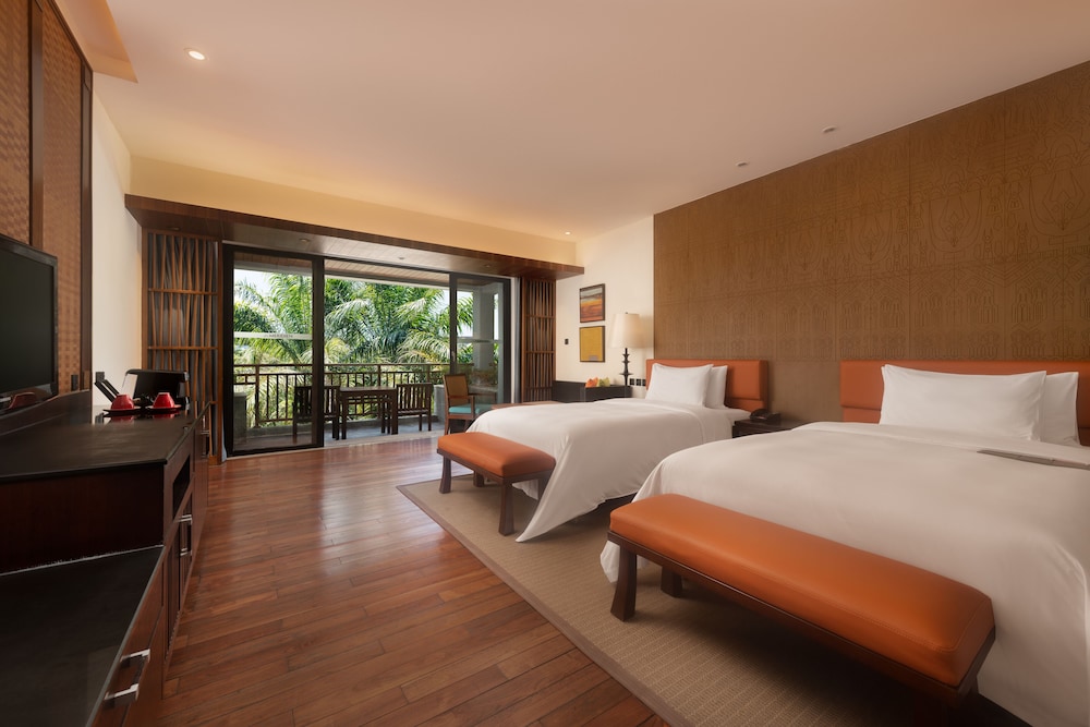 Room, 2 Double Beds, Balcony, Garden View photo 2