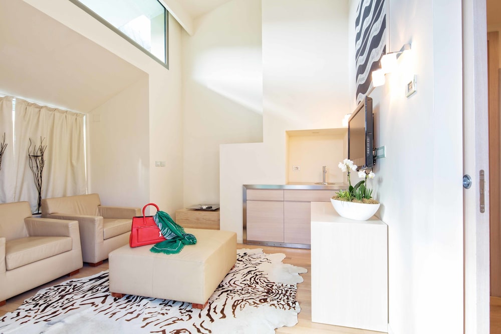 Villa photo 1