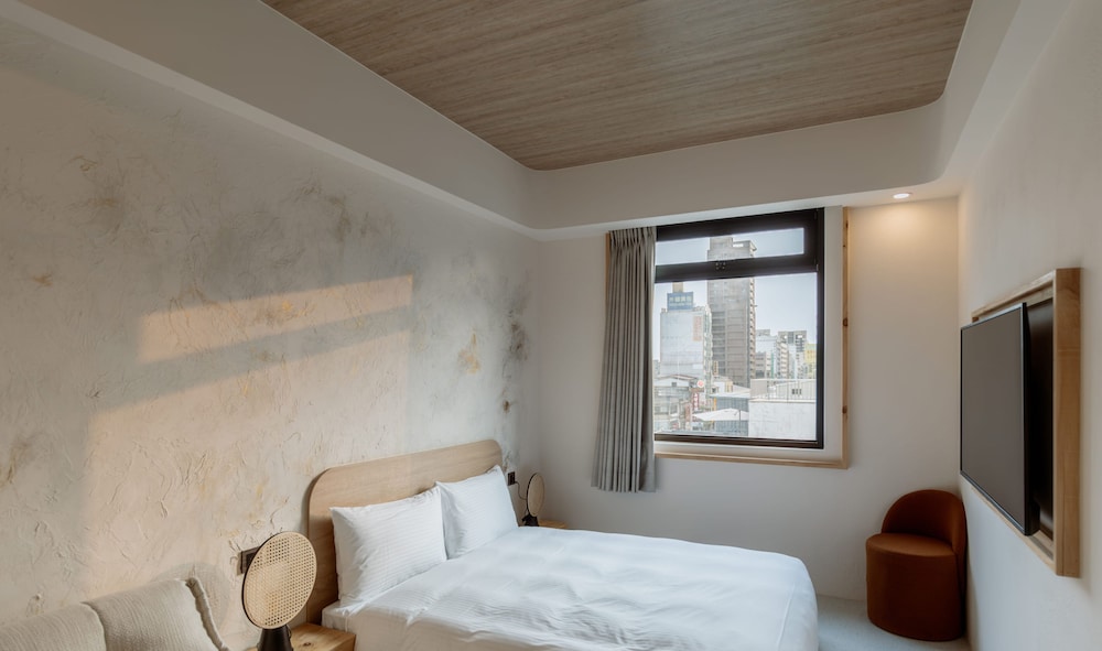 Superior Double Room, City View