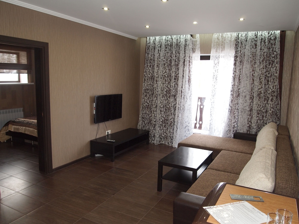 Family Room photo 2