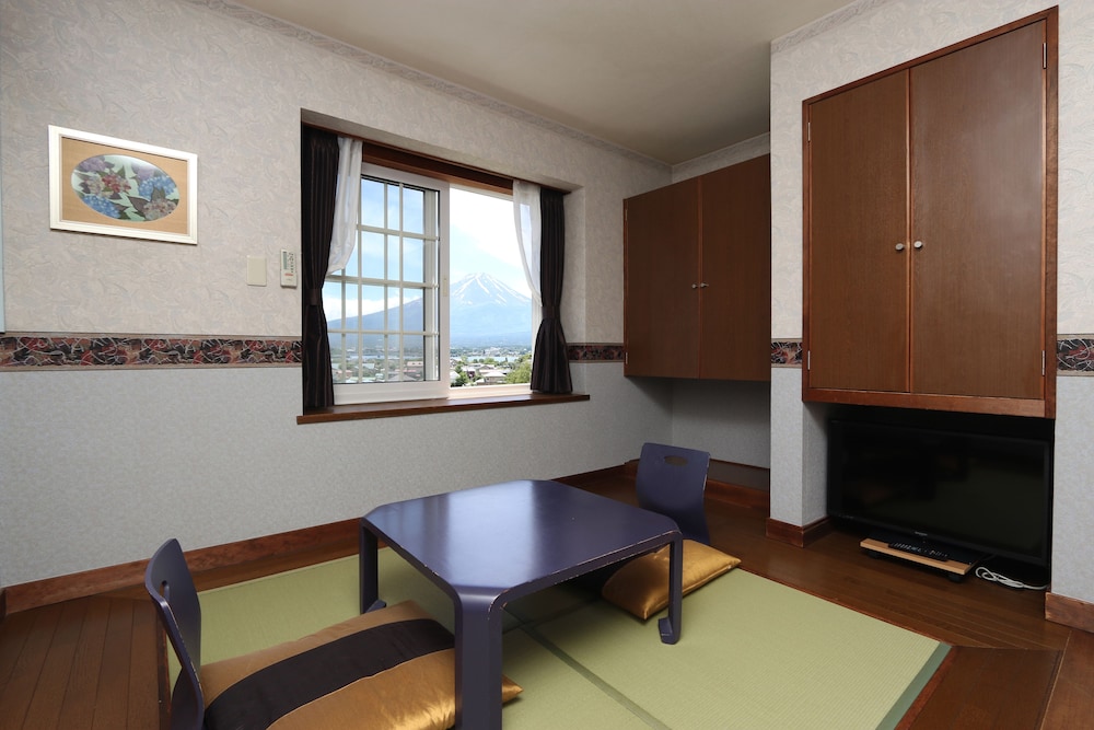 Japanese Western Style Deluxe Room, Non Smoking, Mountain View photo 2