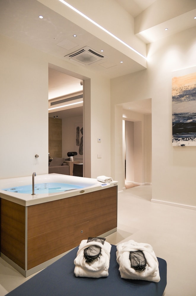 Grand Suite - Photo 3