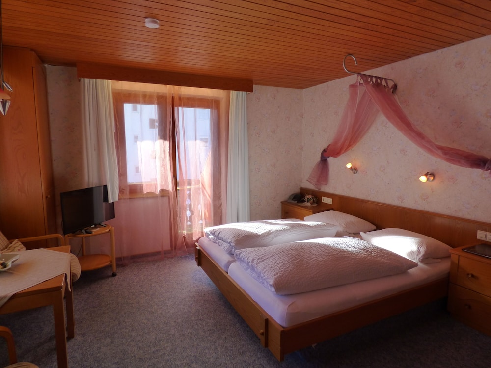 Double Room, Balcony, City View photo 1