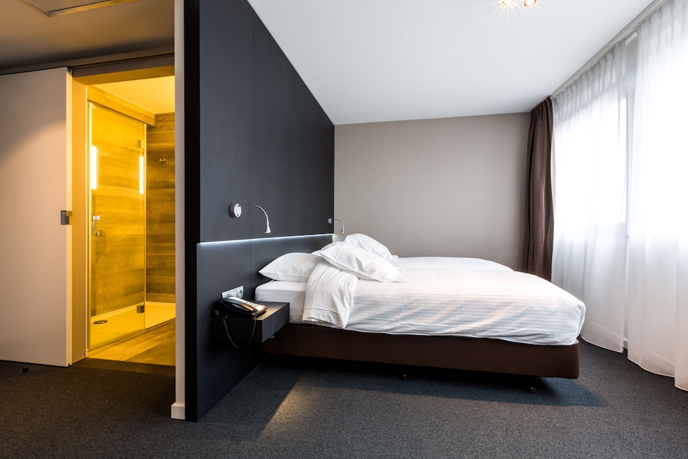 Premium Double or Twin Room photo 1