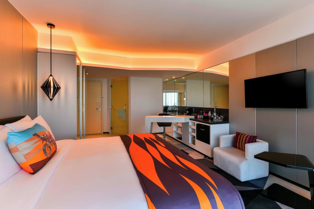 Standard Room, 1 King Bed photo 1