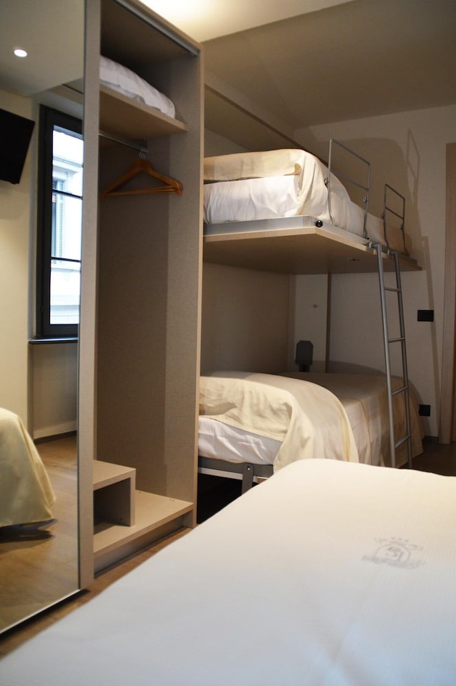 Superior Triple Room photo 3