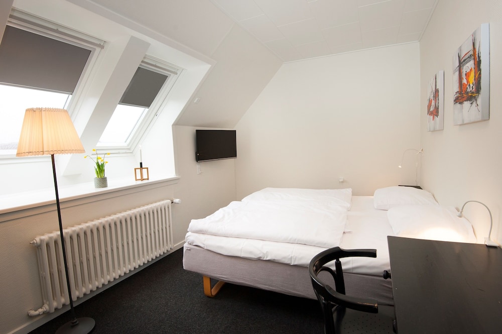 Double Room, Shared Bathroom photo 3