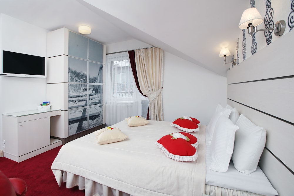 Studio, 1 Double Bed with Sofa bed photo 2