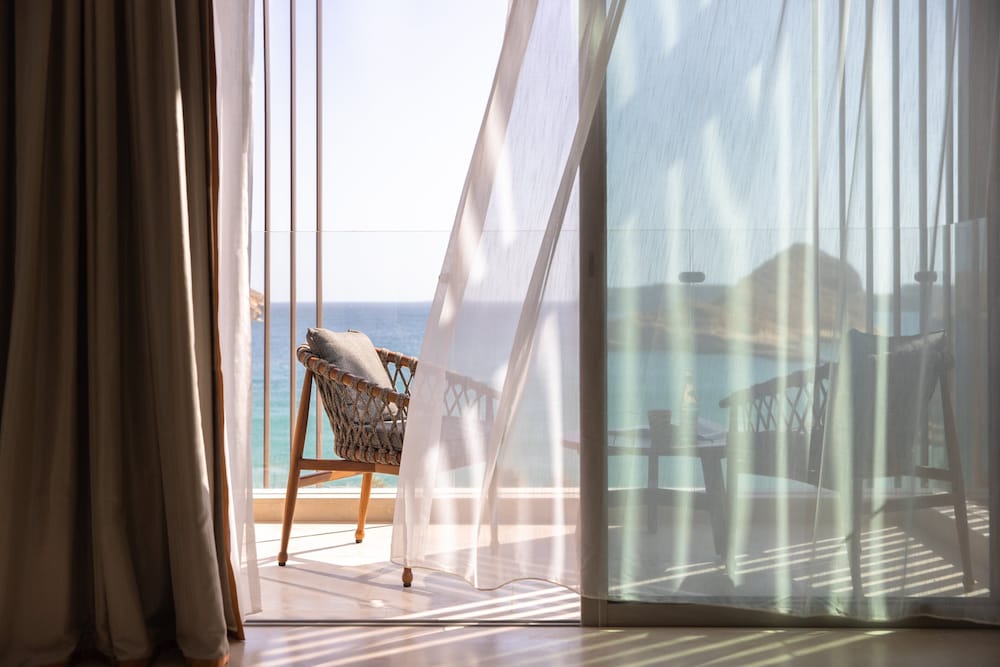 Ocean Balcony Deluxe Room - Photo 8
