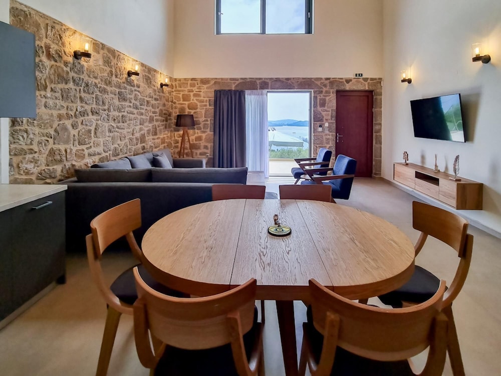 Villa photo 1