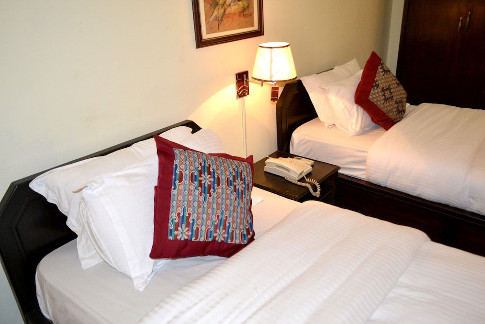 Standard Twin Room - Photo 1
