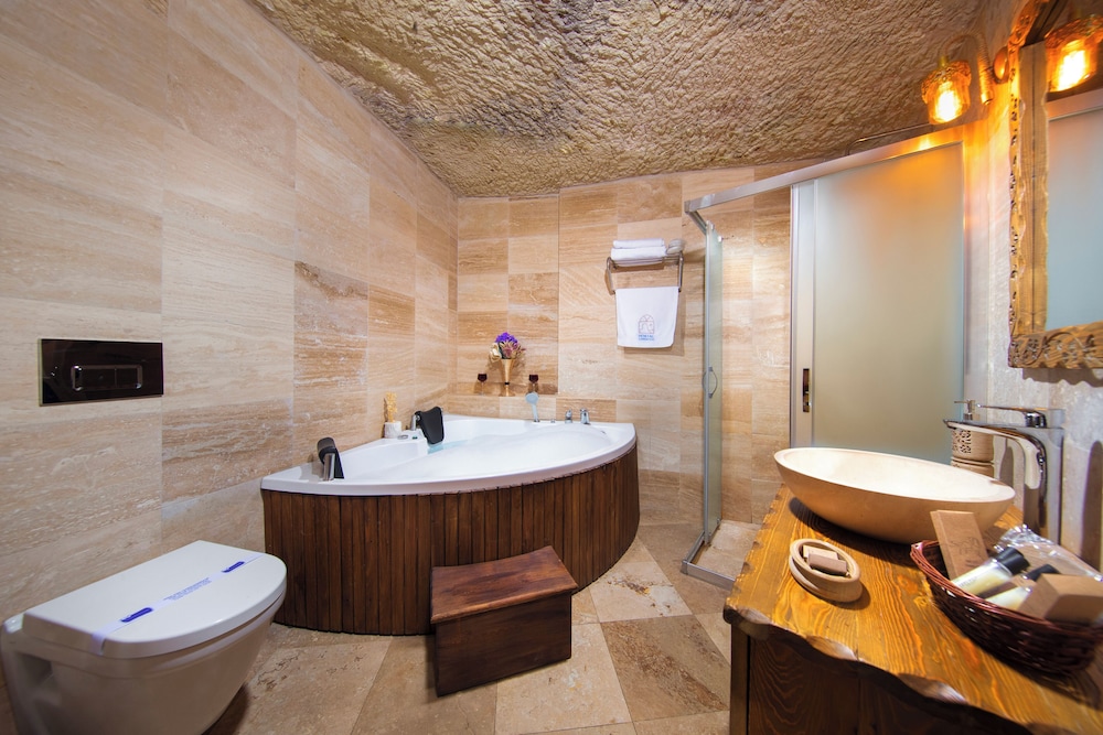 Deluxe Cave Room 202 - Photo 5