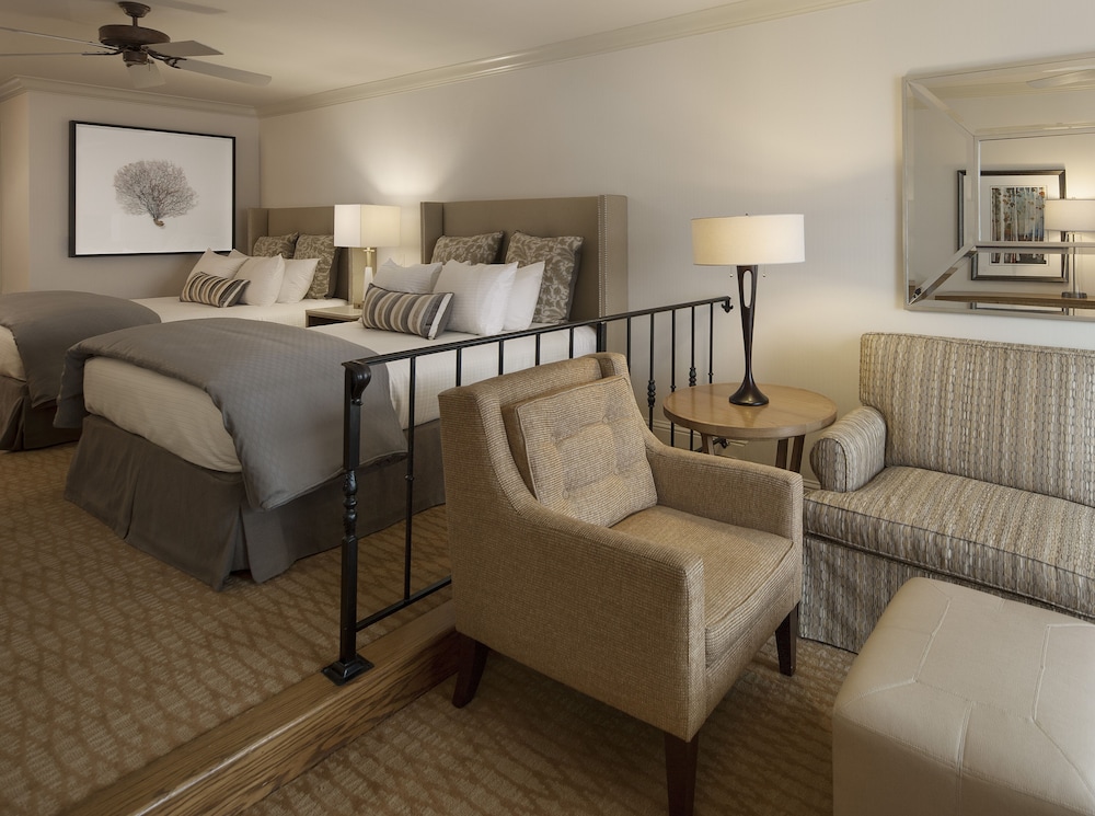 Deluxe Suite, 2 Queen Beds, Ocean View - Photo 2