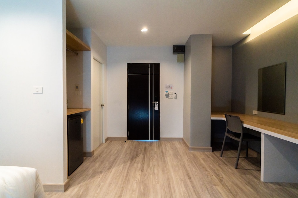 Deluxe Double Room - Photo 8