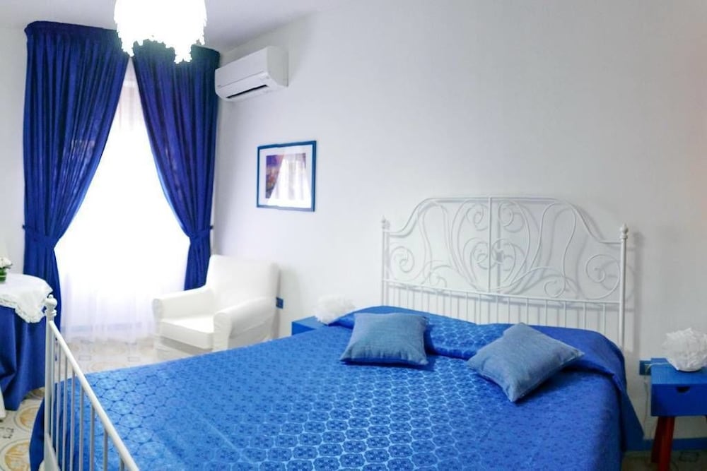 Superior Double Room, 1 King Bed, Private Bathroom (Figurative Art) photo 1