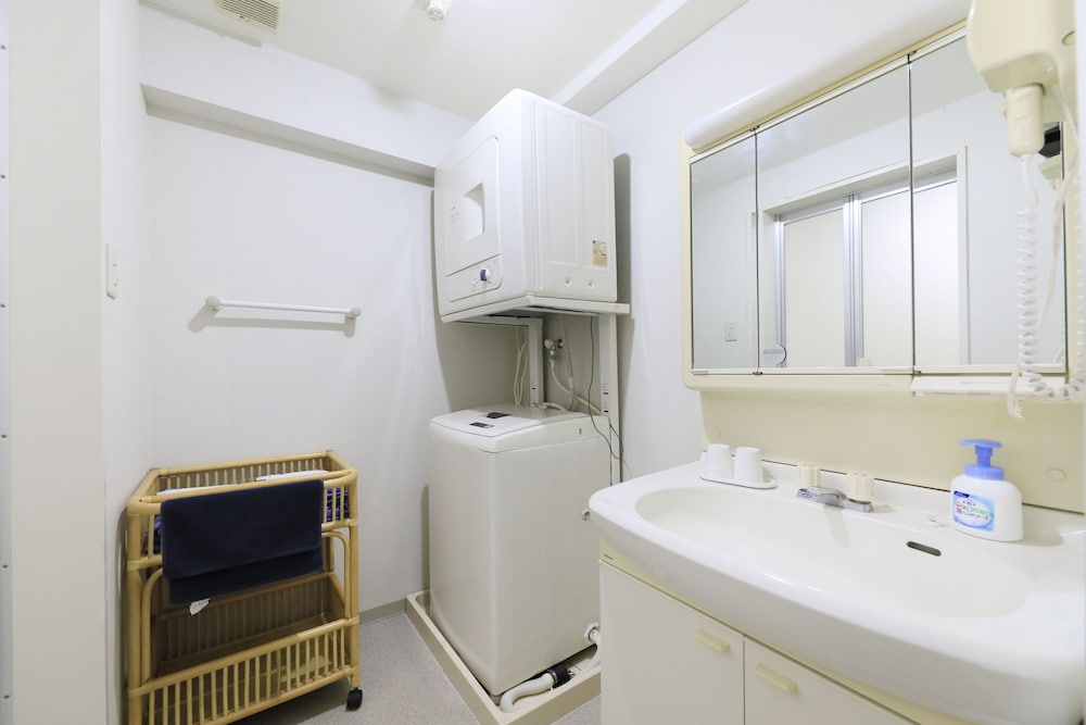 [Non-Smoking] Western Room (4 Beds)/ Ocean View - Photo 11