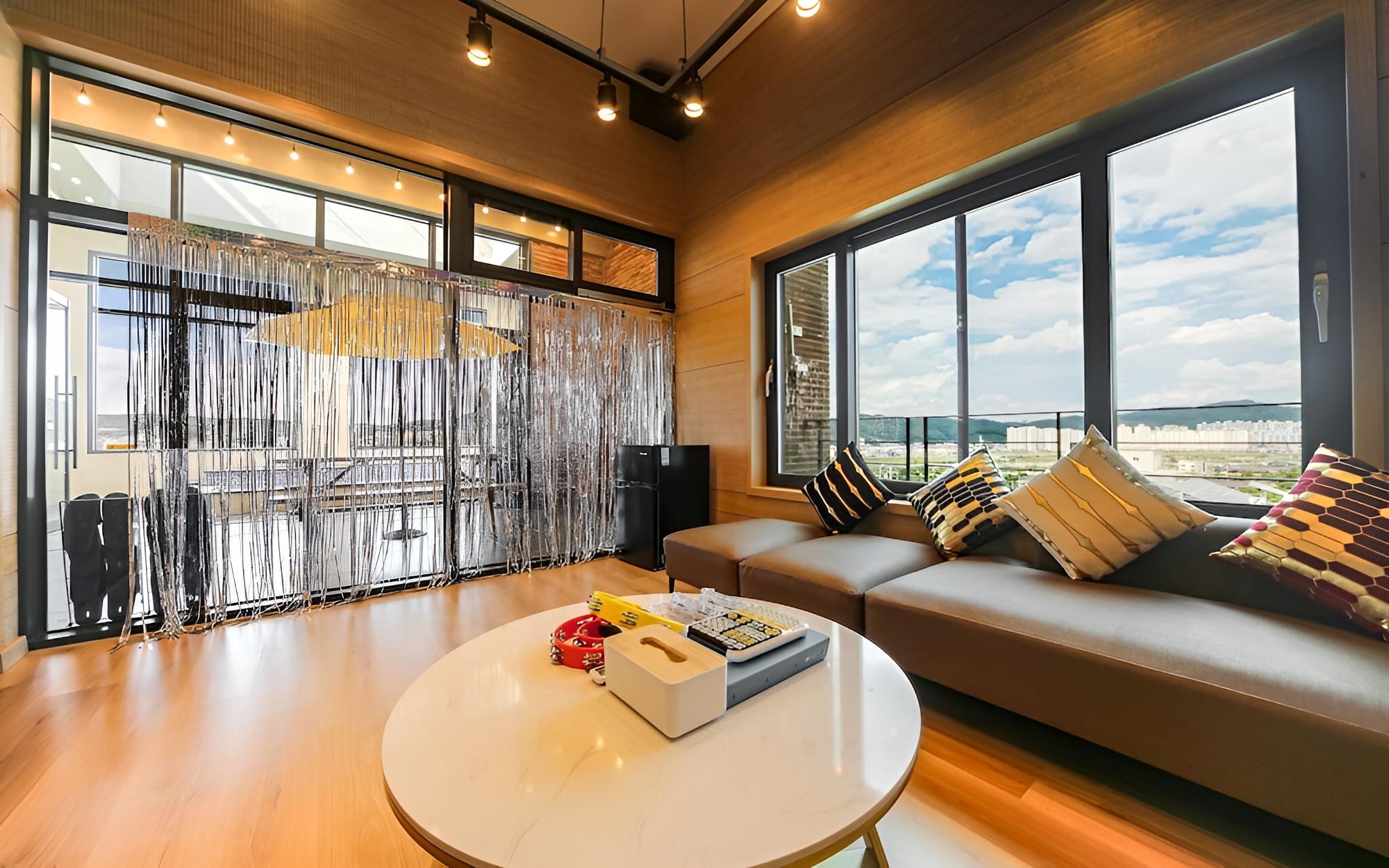 Room (Rooftop-Luxury-Breakfast Service (Add) photo 3