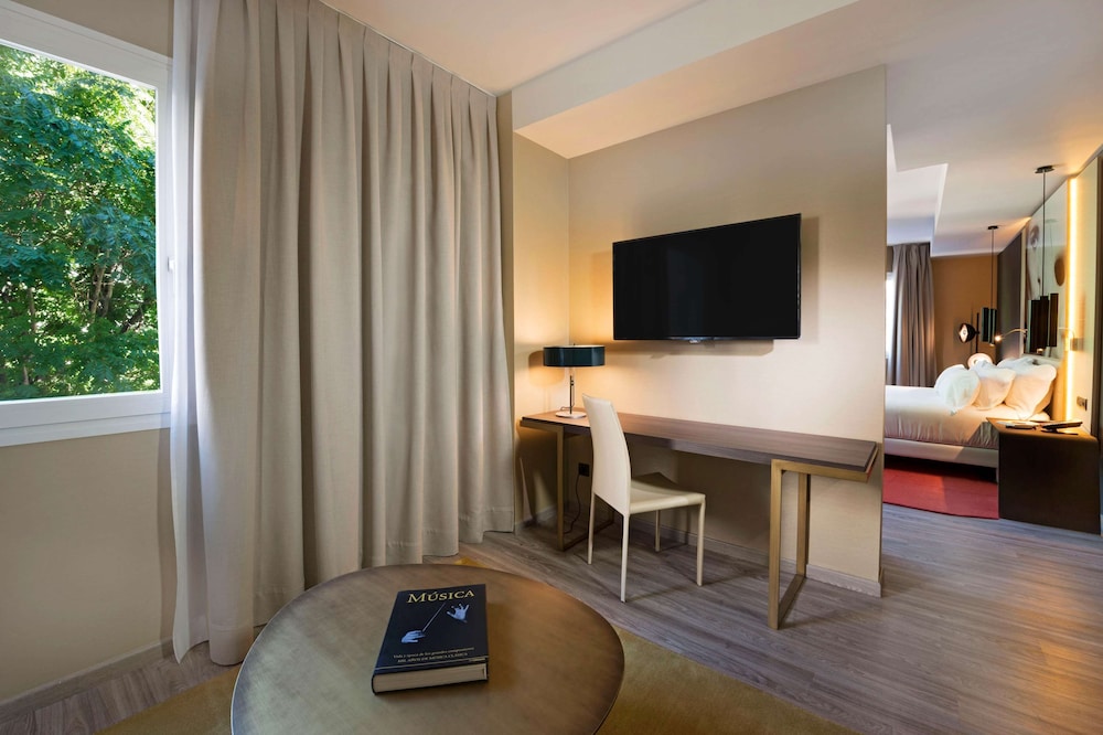 Premium Room (Extra Bed 2 adults + 1 child)