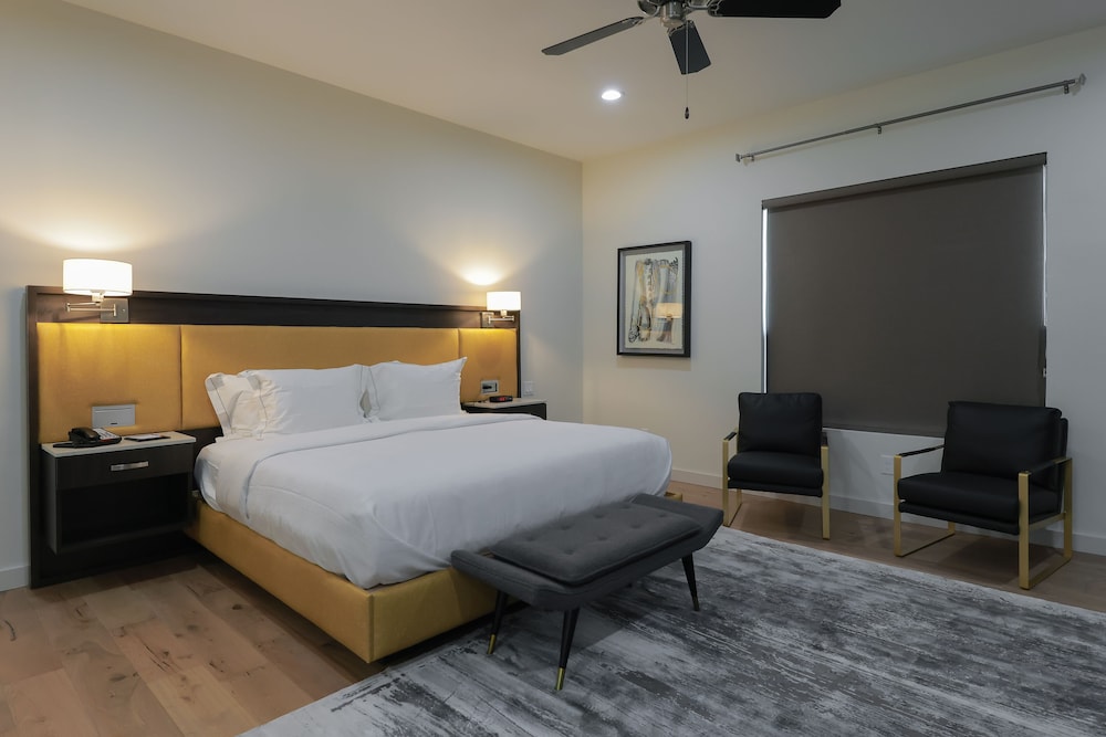 Honeymoon Suite, 1 Bedroom, Jetted Tub, Garden View (Honeymoon Suite)