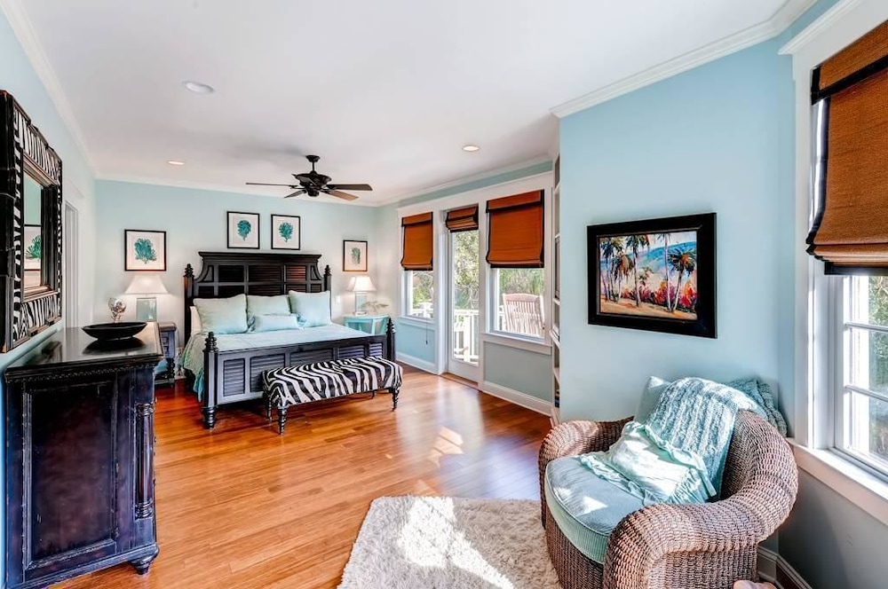 Family House, 6 Bedrooms, Ocean View, Sea Facing photo 1