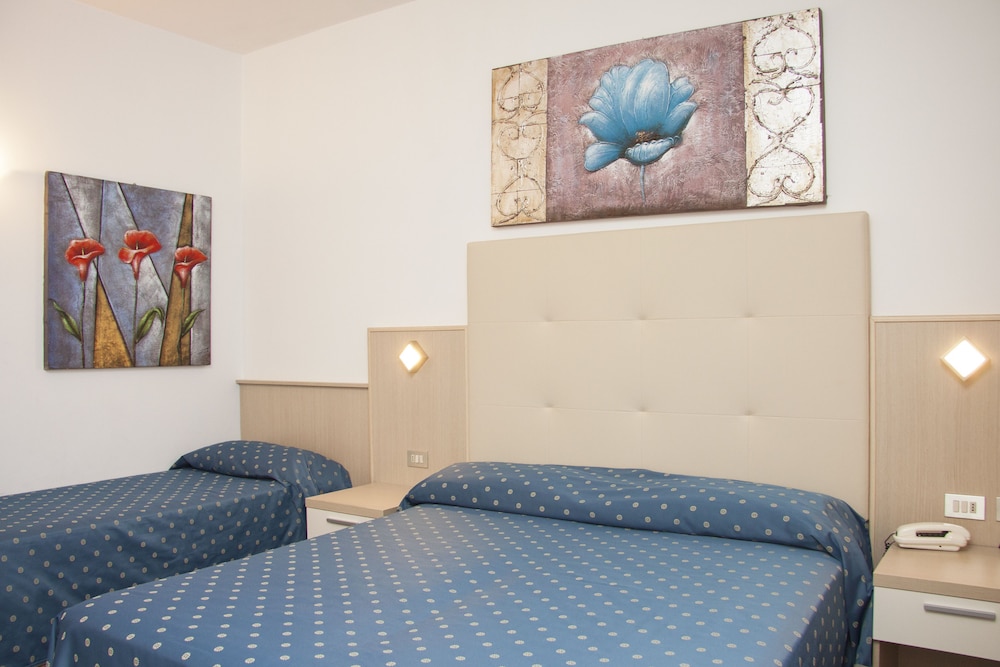 Triple Room - Photo 1