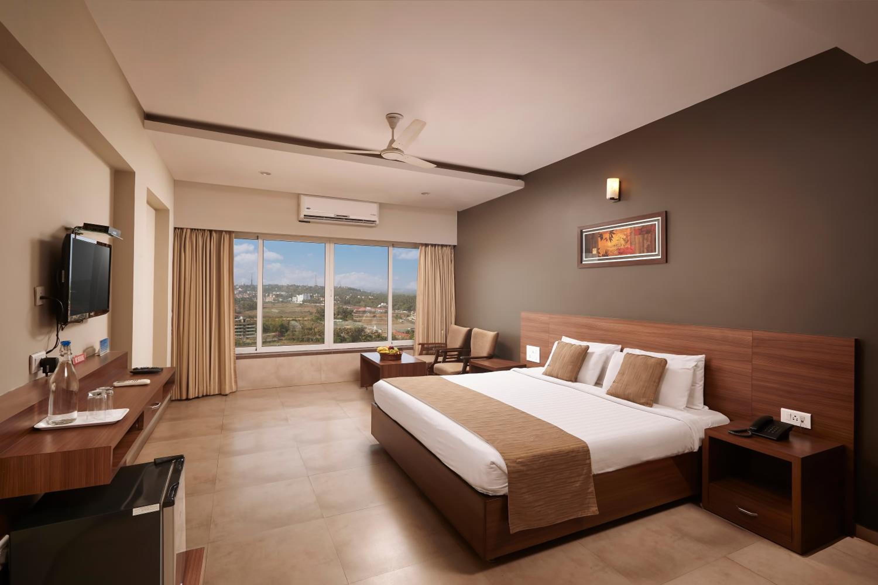 Deluxe King Room