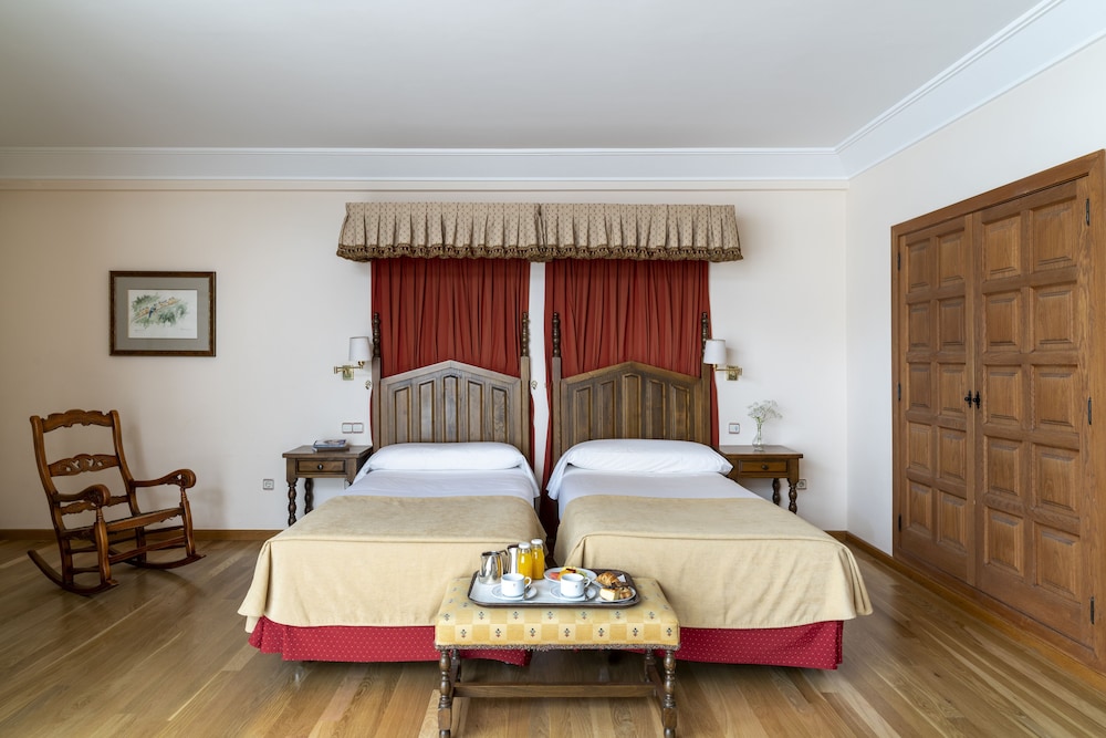Superior Twin Room, 2 Twin Beds - Photo 2