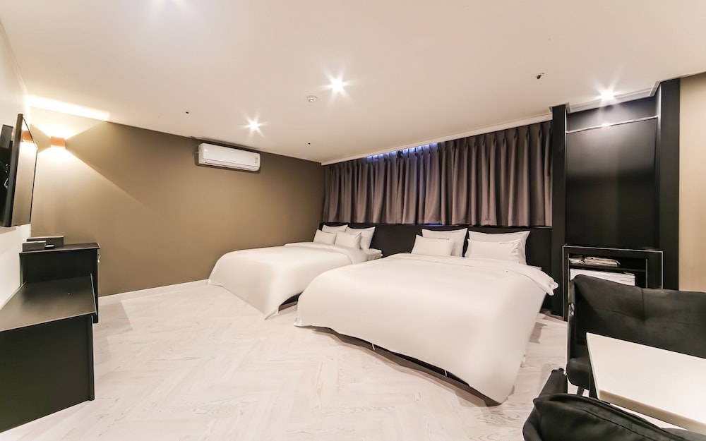 Family Twin Room