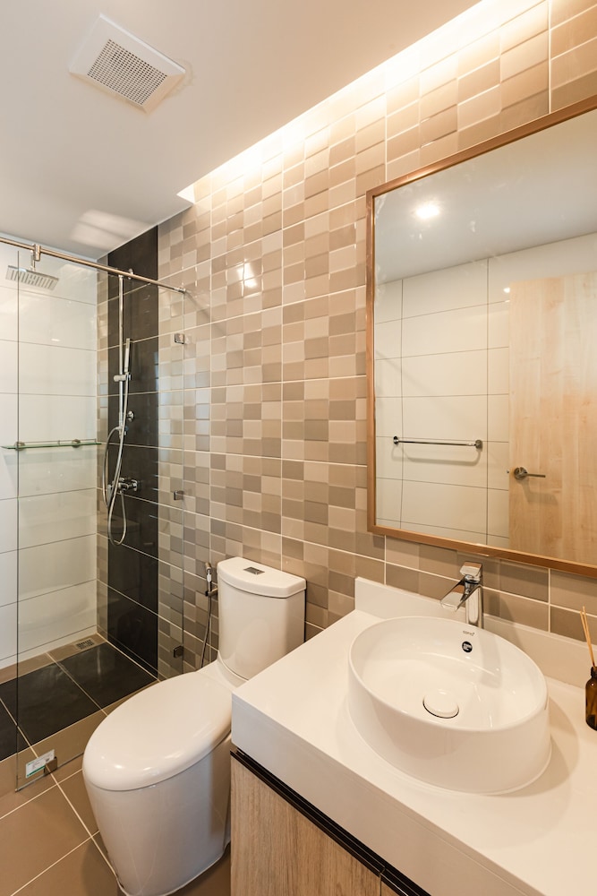 Premier Room, 1 Bedroom - Photo 13