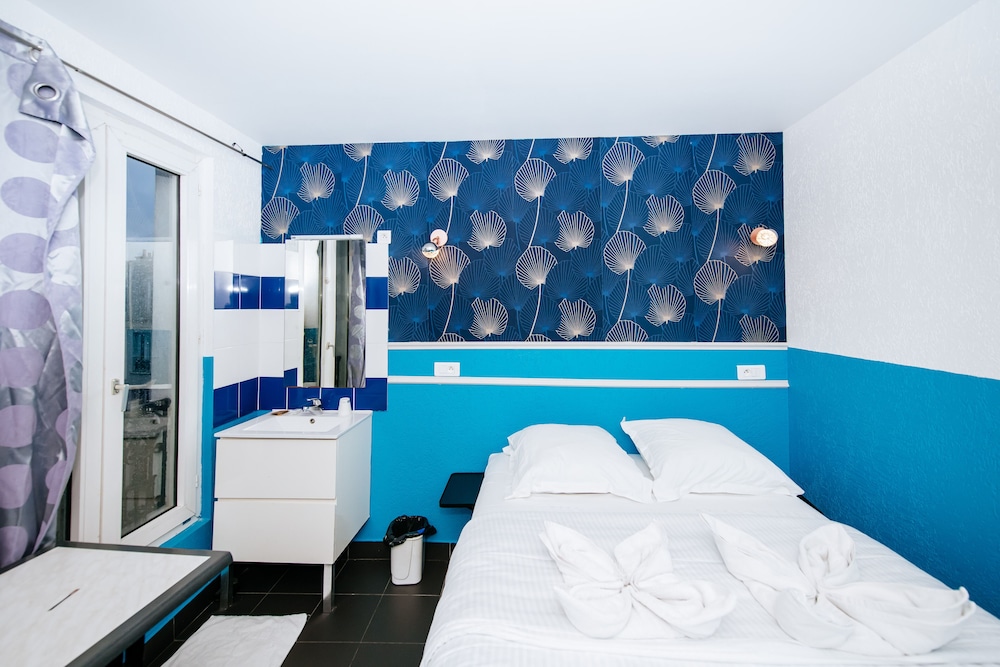 Standard Double Room, Shared Bathroom photo 1