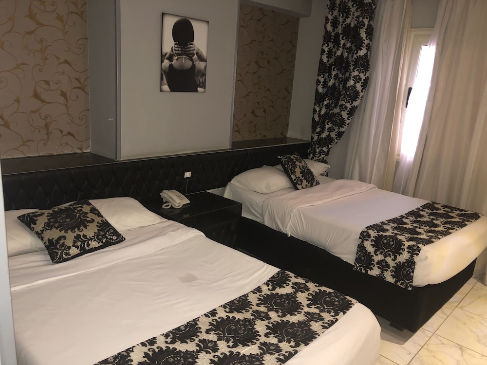 Double or Twin Room photo 3
