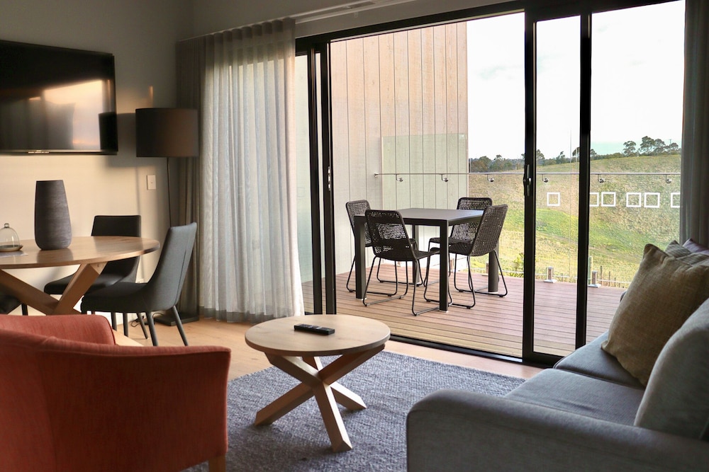 Luxury Apartment, Valley View