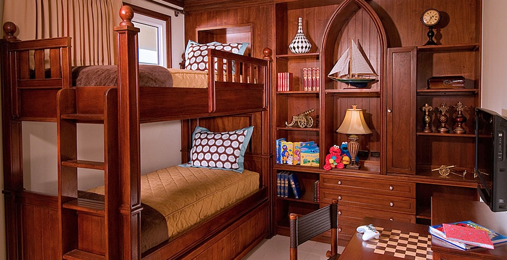 Family Suite, 1 Bedroom, Garden View (Italian Penthouse Concierge W/Kids Rm) photo 2
