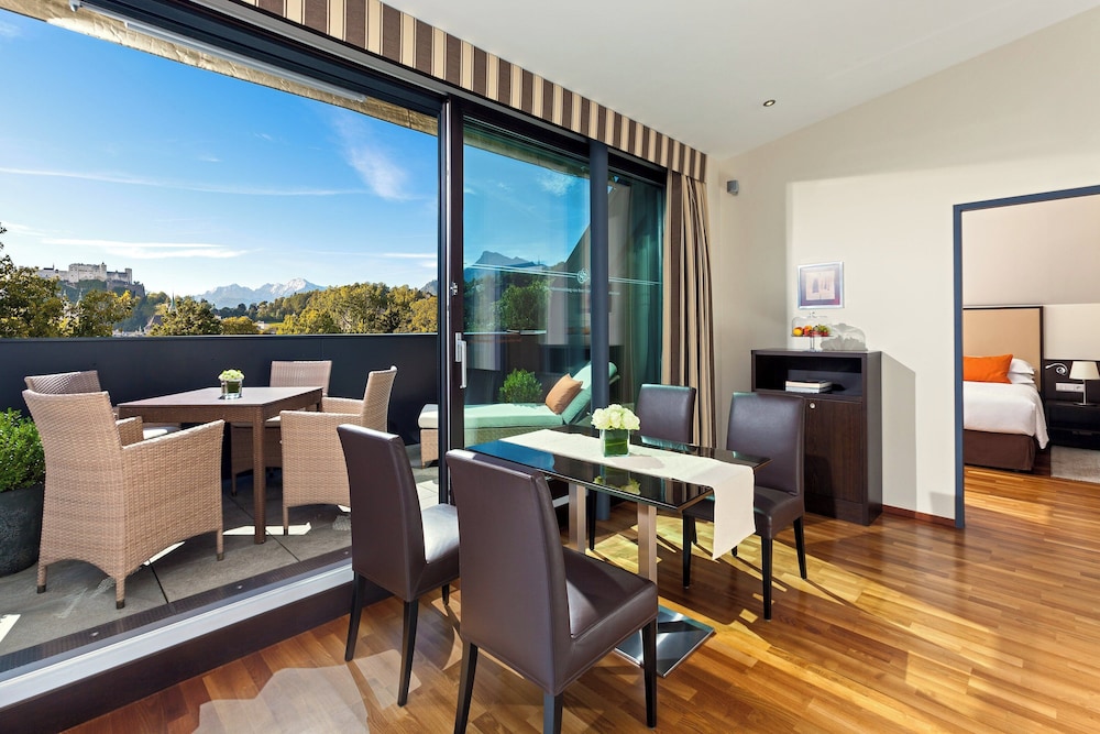 Suite, 1 Bedroom photo 2