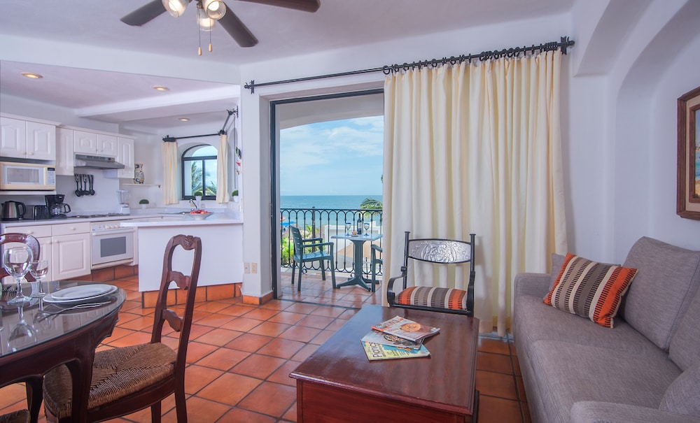1 Bedroom Apartment Ocean Front photo 2