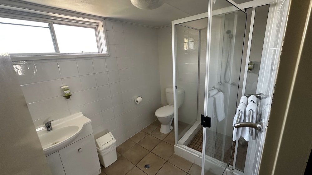 Self-Contained Family Suite for 5 (Ground Floor) photo 2