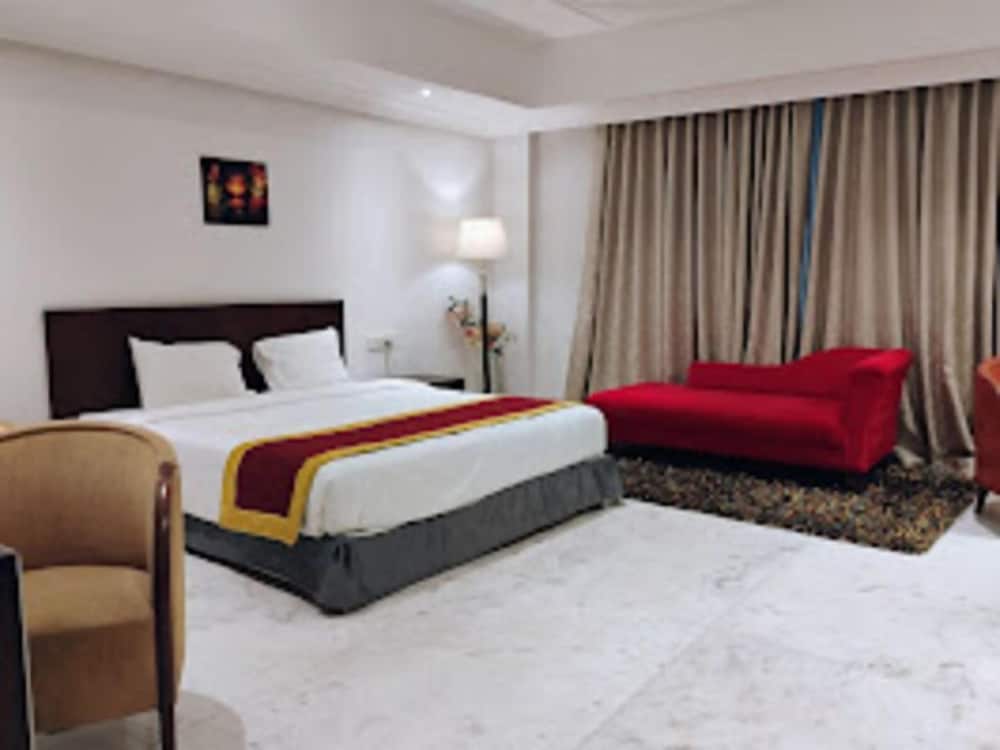 Deluxe Double or Twin Room, City View