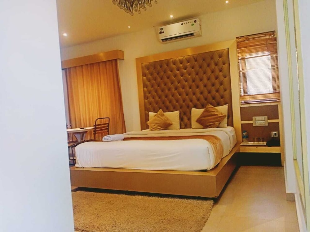 Deluxe Room - Photo 1