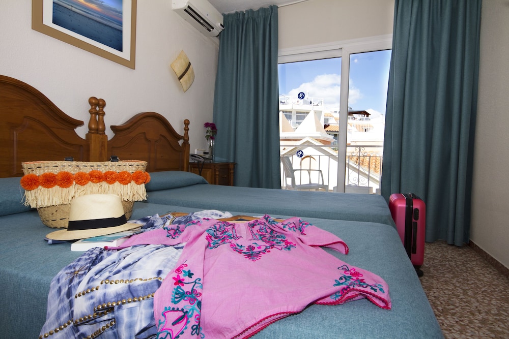 Double Room, Balcony, City View photo 2
