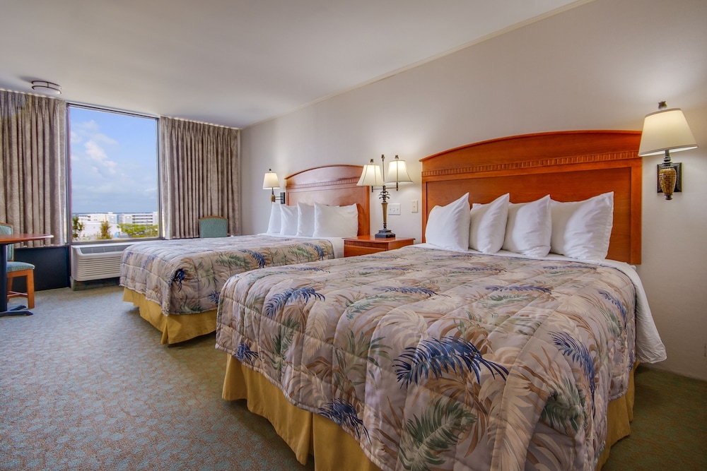 Standard Room, 2 Queen Beds, City View (No balcony)