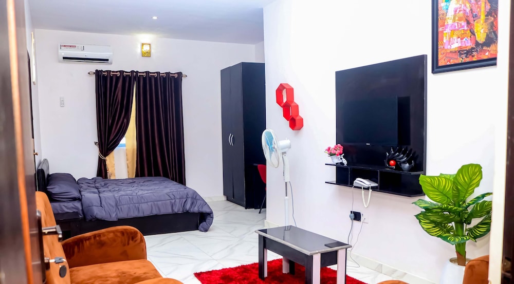 Deluxe Studio Suite