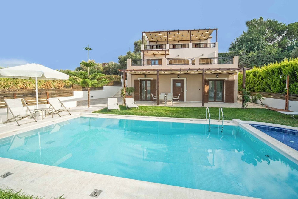 Villa (6 Bedrooms)